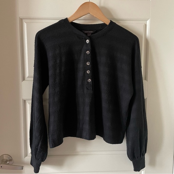 Banana Republic Tops - Banana Republic Textured Knit Henley Tee in Black Size X-Small